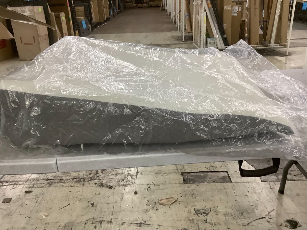 Bed Wedge Pillow - Image 2 - Lot 622