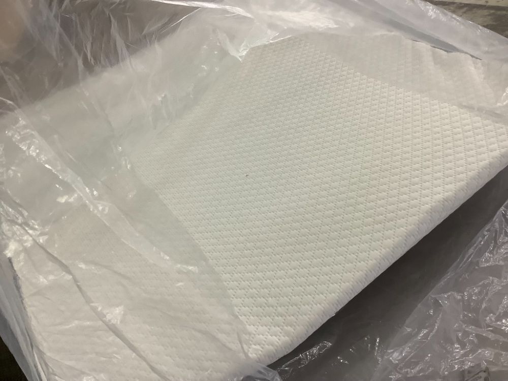 Bed Wedge Pillow - Image 3 - Lot 622