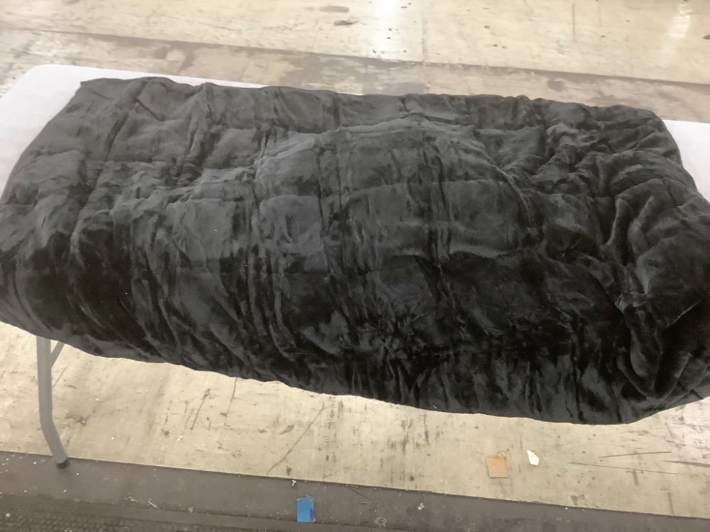 Weighted Blanket, 60" x 80", 15lb - Image 3 - Lot 328