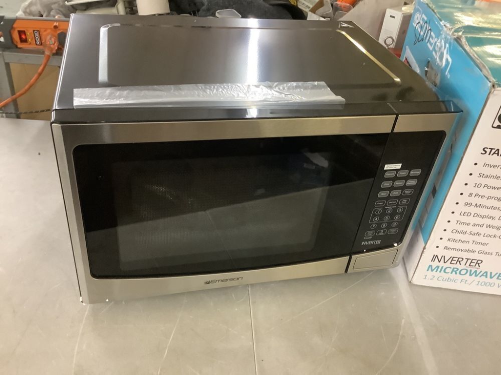 Emerson 1.2 cu. ft., 1000W Inverter, Touch Control, Stainless Steel Microwave Oven - Image 3 - Lot 94JF