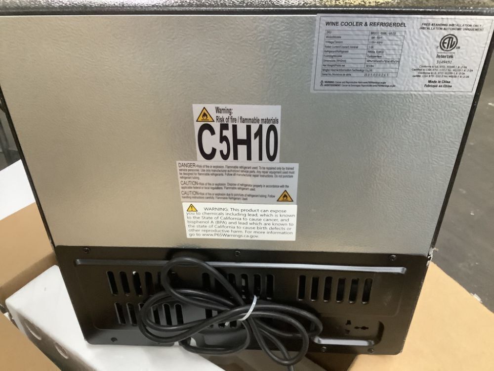 17 in. Single Zone 50-Cans Freestanding/Countertop Beverage Refrigerator Cooler Fridge in Black, Rapid Cooling - Image 7 - Lot 71JF