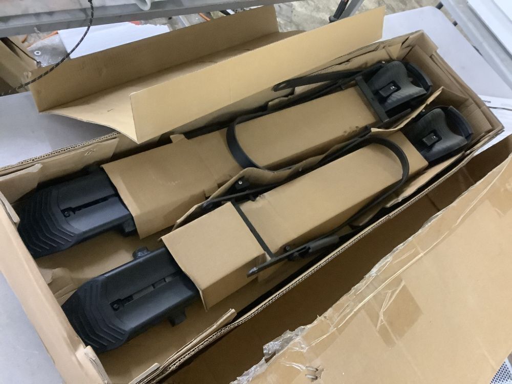 Young E-Bike Rack Hitch Mount Platform Style fits E-Bike with Up to 5-inch Fat Tire, 200 lbs Capacity - Image 2 - Lot 68JF