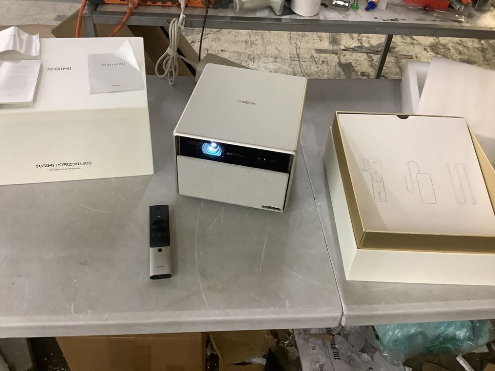 XGIMI HORIZON Ultra 4K Projector, Dolby Vision, 2300 ISO Lumens, 2 x 12W Harman Kardon Speakers, WiFi and Bluetooth, Dual Light, Active 3D, 200" - Image 2 - Lot 6