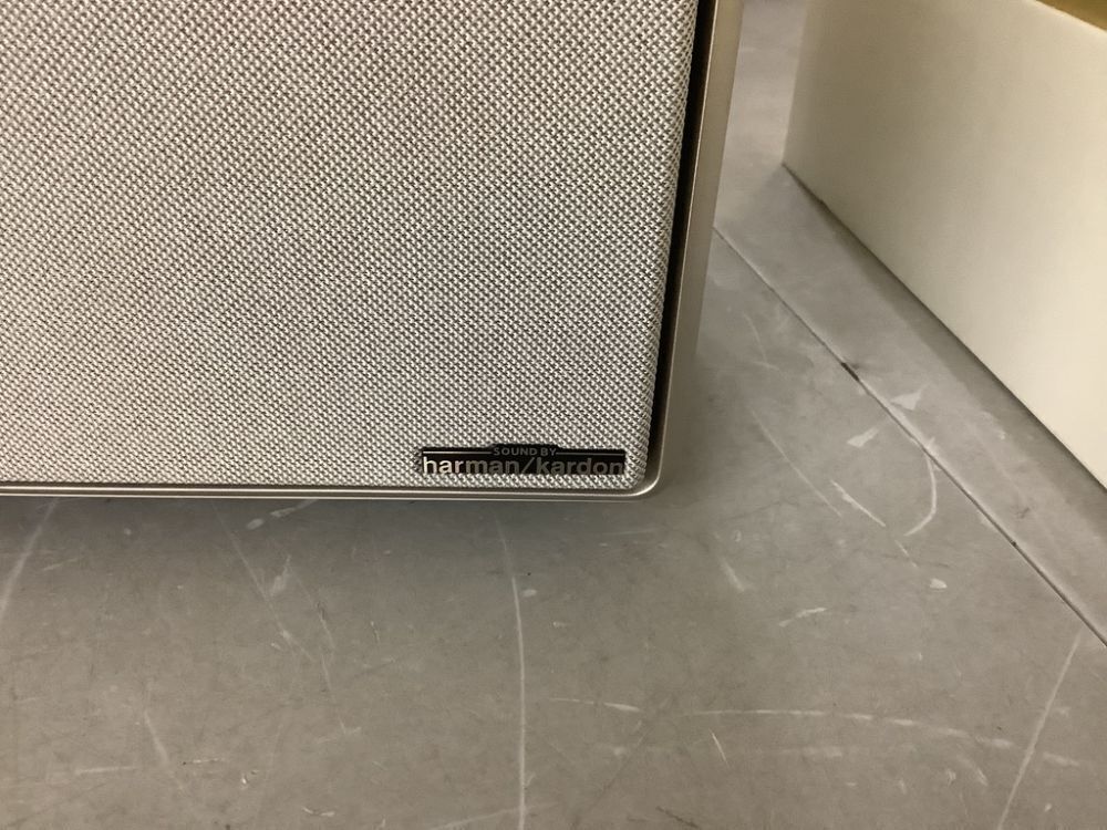 XGIMI HORIZON Ultra 4K Projector, Dolby Vision, 2300 ISO Lumens, 2 x 12W Harman Kardon Speakers, WiFi and Bluetooth, Dual Light, Active 3D, 200" - Image 4 - Lot 6