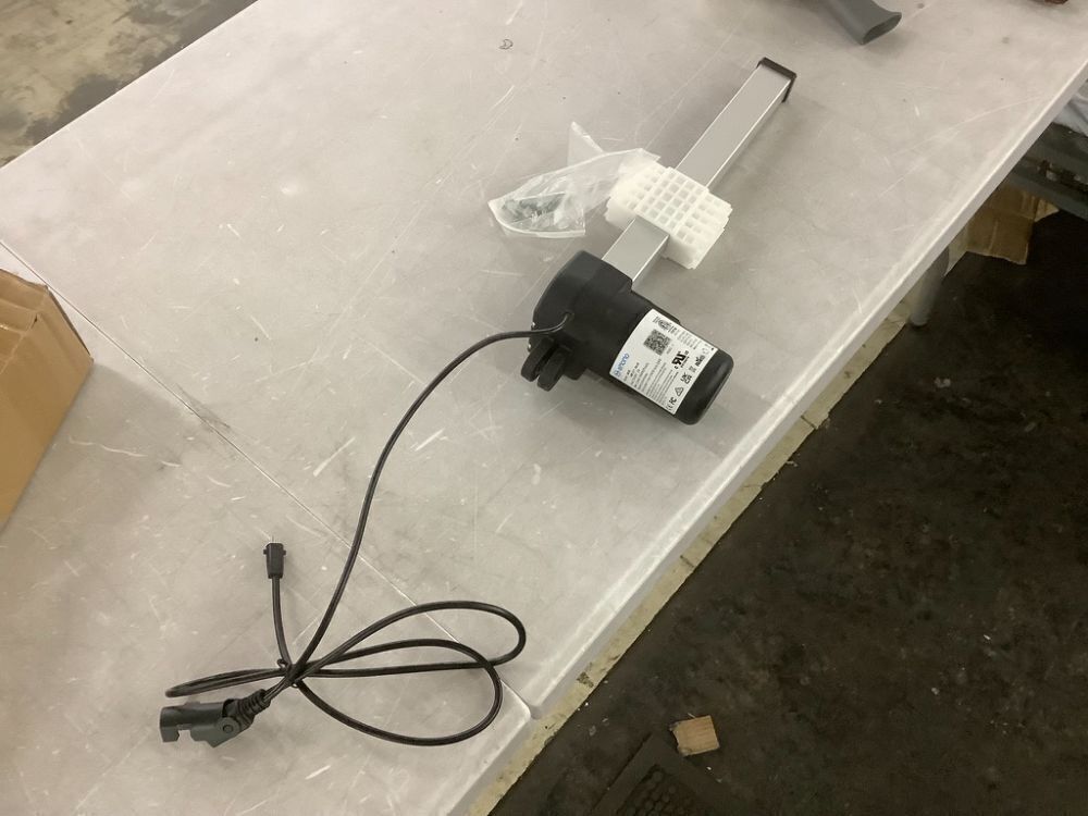 Uetmulik Power Recliner Lift Chairs Emomo Model 3MTR 3MR157-203E Linear Actuator Motor Replacement - Image 4 - Lot 724