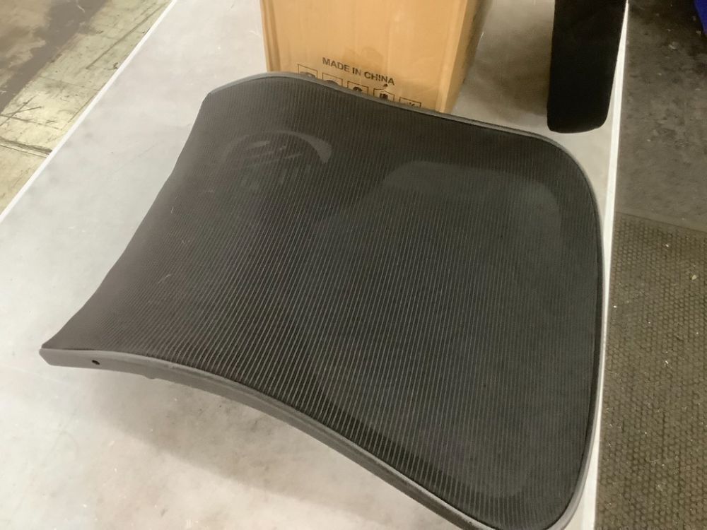 Ergonomic Office Chair - Unknown if Hardware is Complete - Image 4 - Lot 224