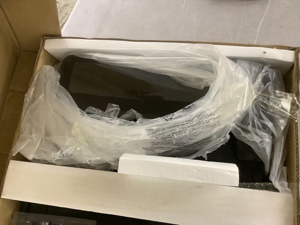 Compact Treadmill - Image 5 - Lot 422