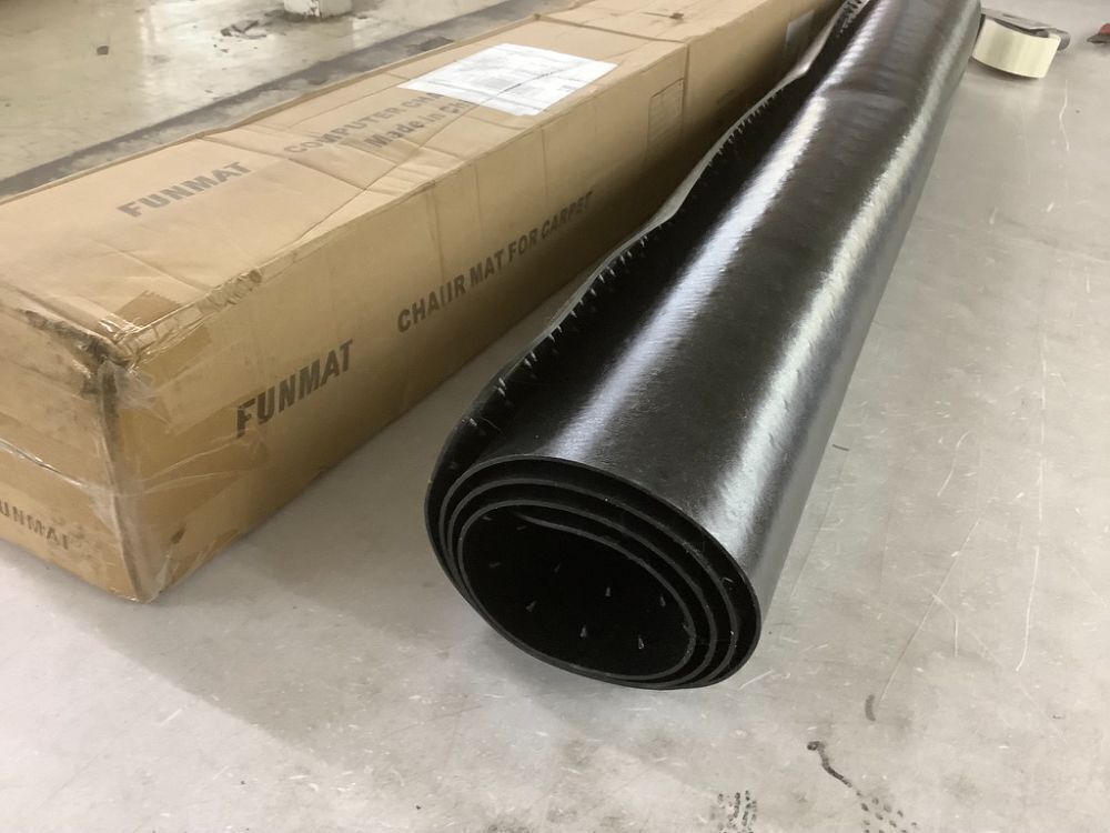 Office Chair Mat for Carpet, Black - Image 2 - Lot 730