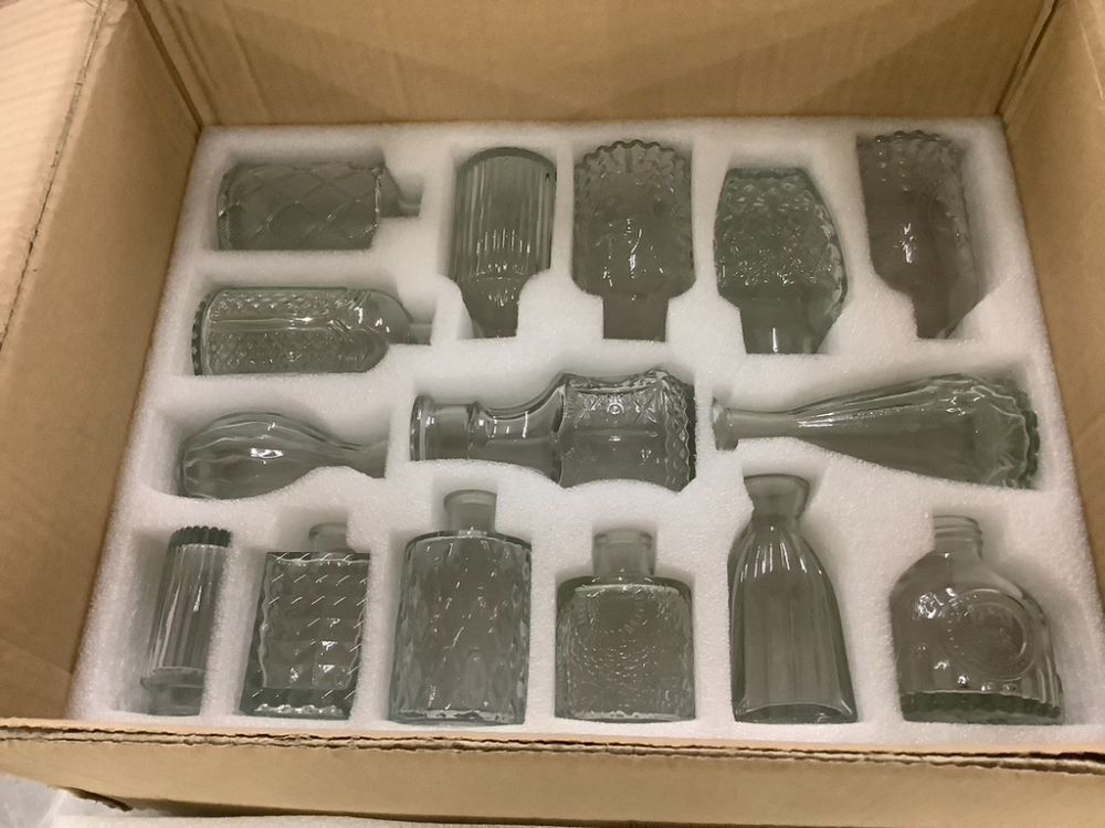 Glass Bud Vases, 32 pc - Image 3 - Lot 412