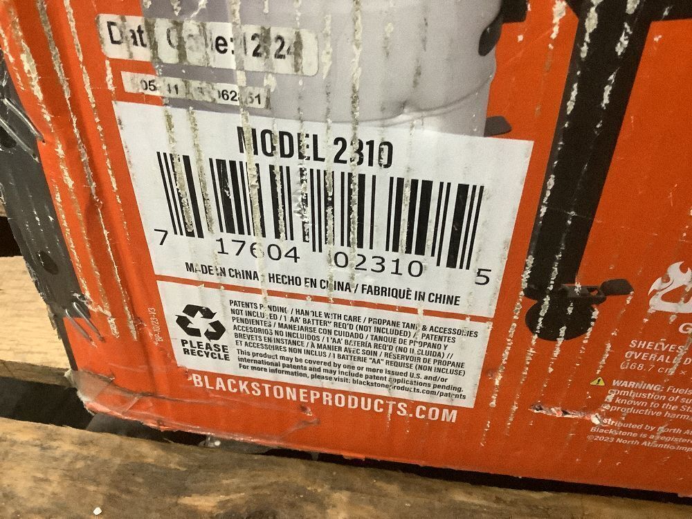 Blackstone 4-Burner Liquid Propane Outdoor Griddle with Hood in Black - Image 5 - Lot 8JF