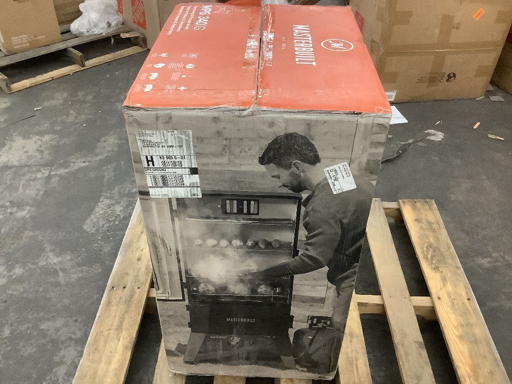 Masterbuilt 40 in. ThermoTemp XL Propane Smoker with Window in Black - Image 7 - Lot 17JF