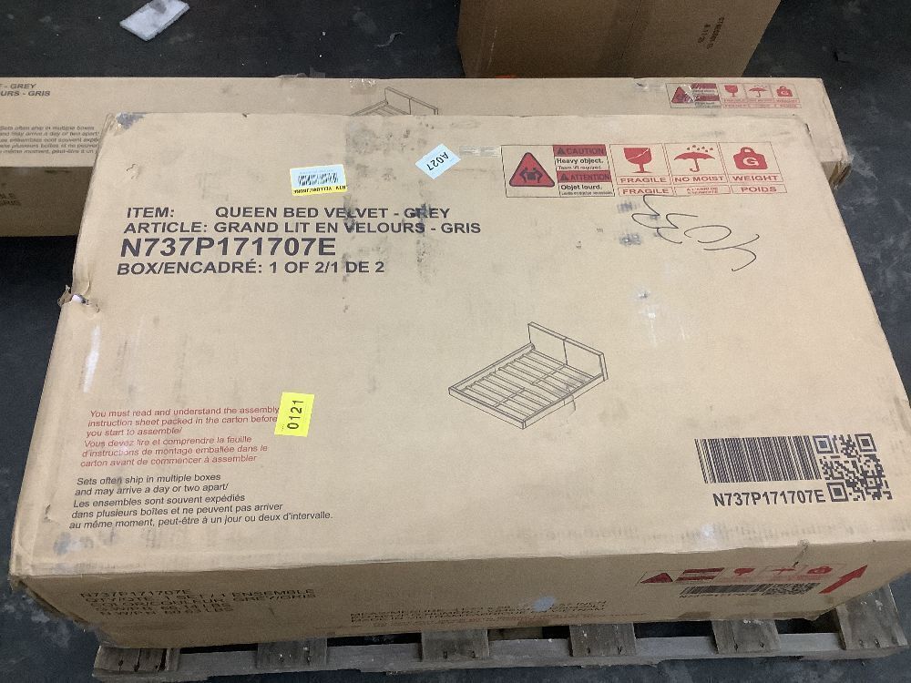 Harper & Bright Designs Gray Wood Frame Queen Size Velvet Upholstered Platform Bed - Image 3 - Lot 23JF