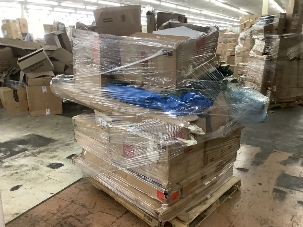 Salvage Pallet. Items Will Be Damaged and Incomplete. - Image 2 - Lot 766