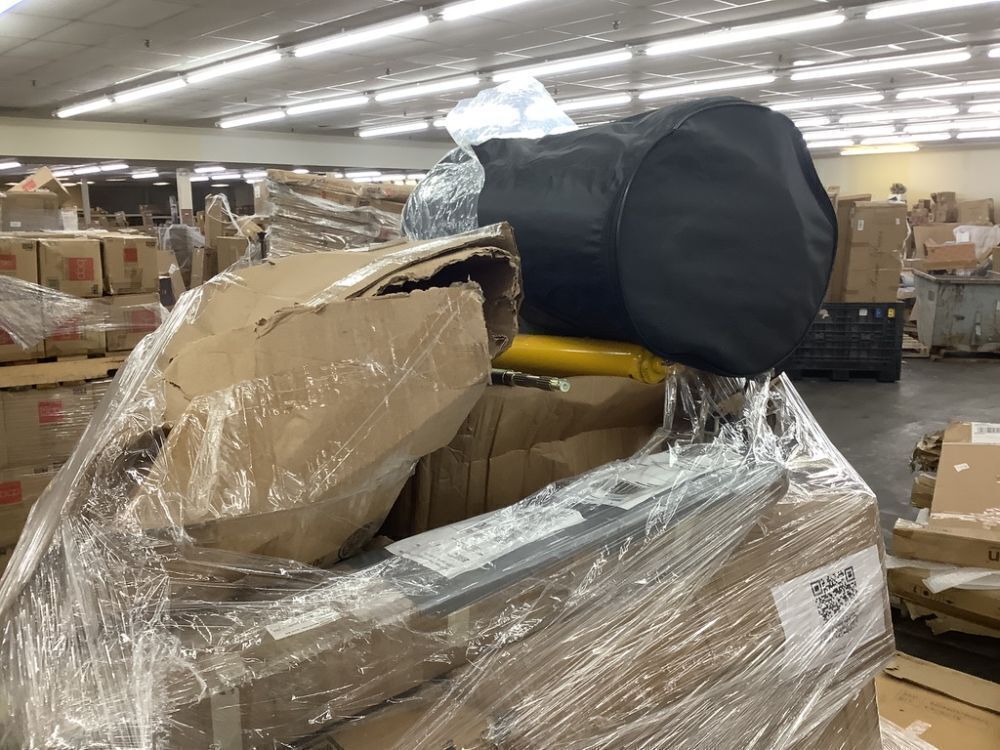 Salvage Pallet. Items Will Be Damaged and Incomplete. - Image 5 - Lot 770