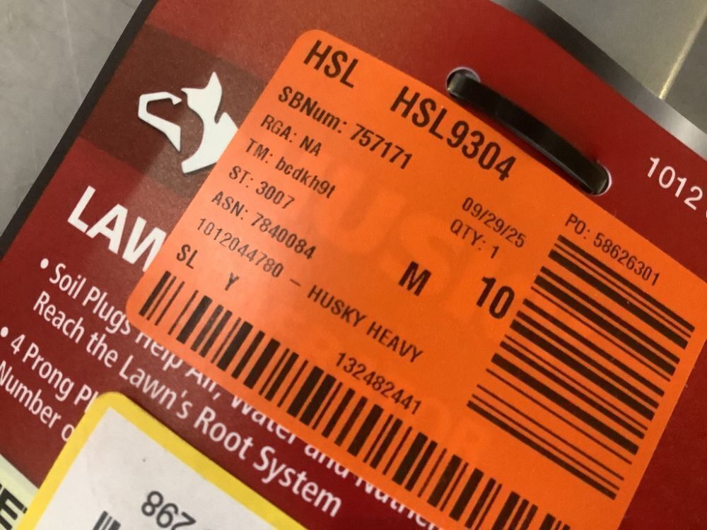 Husky 41 in. Manual Lawn Aerator with 4 Prongs and Large Stepper - Image 5 - Lot 775JF