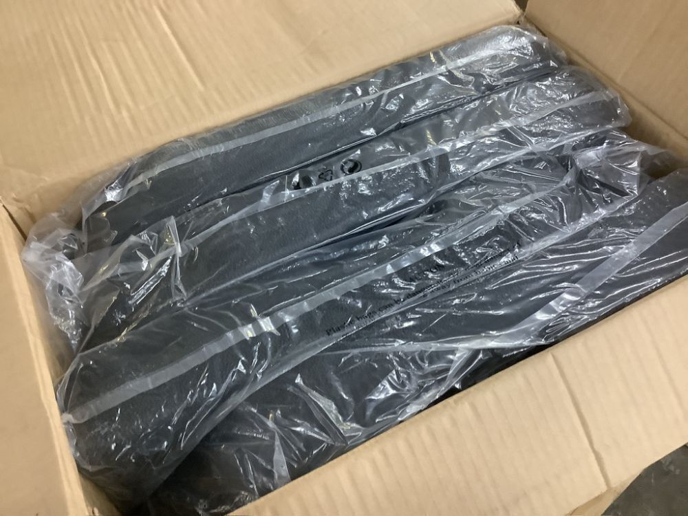 Water/Sand Filled Weighted Hanging Cantilever Umbrella Base, 180 Lbs - Image 3 - Lot 665JF