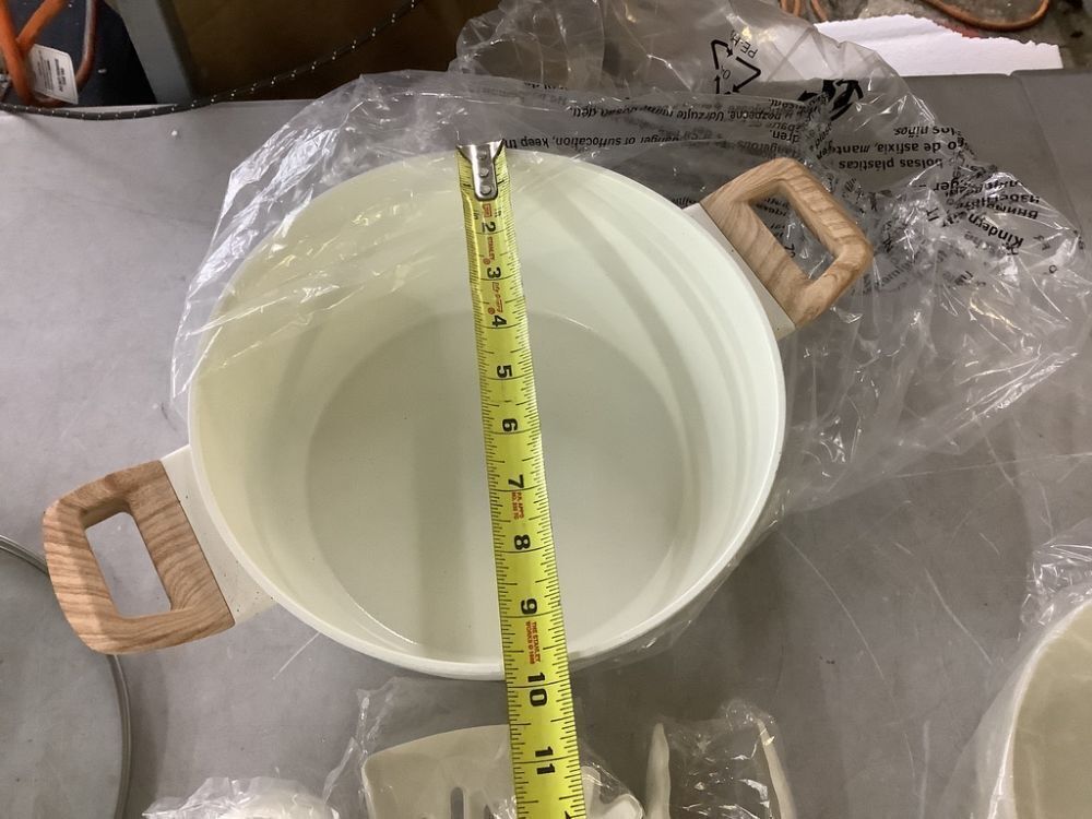 Pots & Pans Set - Image 10 - Lot 167JF