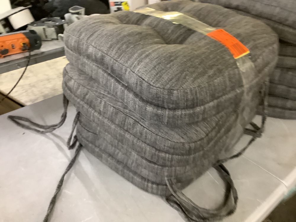 Angel Sar 16 in. x 16 in. x 3.5 in. Square Outdoor Non-Slip Memory Foam Seat Cushions with Ties, 8 pc - Image 2 - Lot 570JF