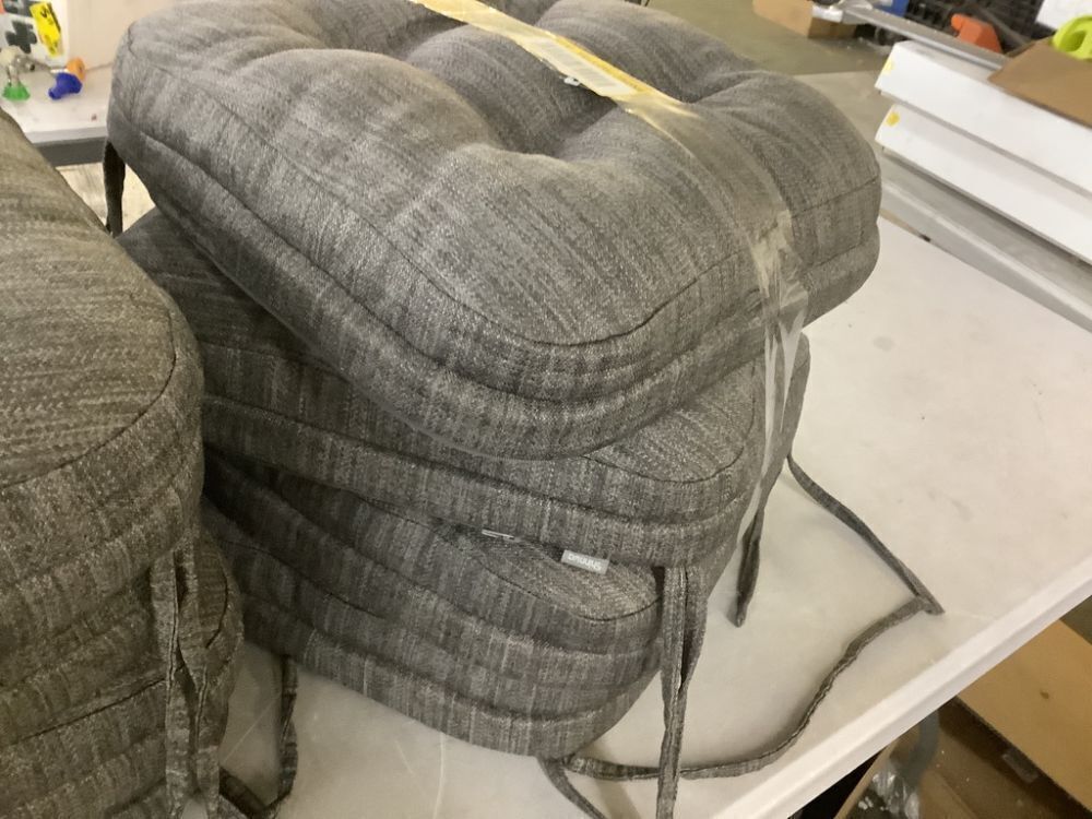 Angel Sar 16 in. x 16 in. x 3.5 in. Square Outdoor Non-Slip Memory Foam Seat Cushions with Ties, 8 pc - Image 4 - Lot 570JF