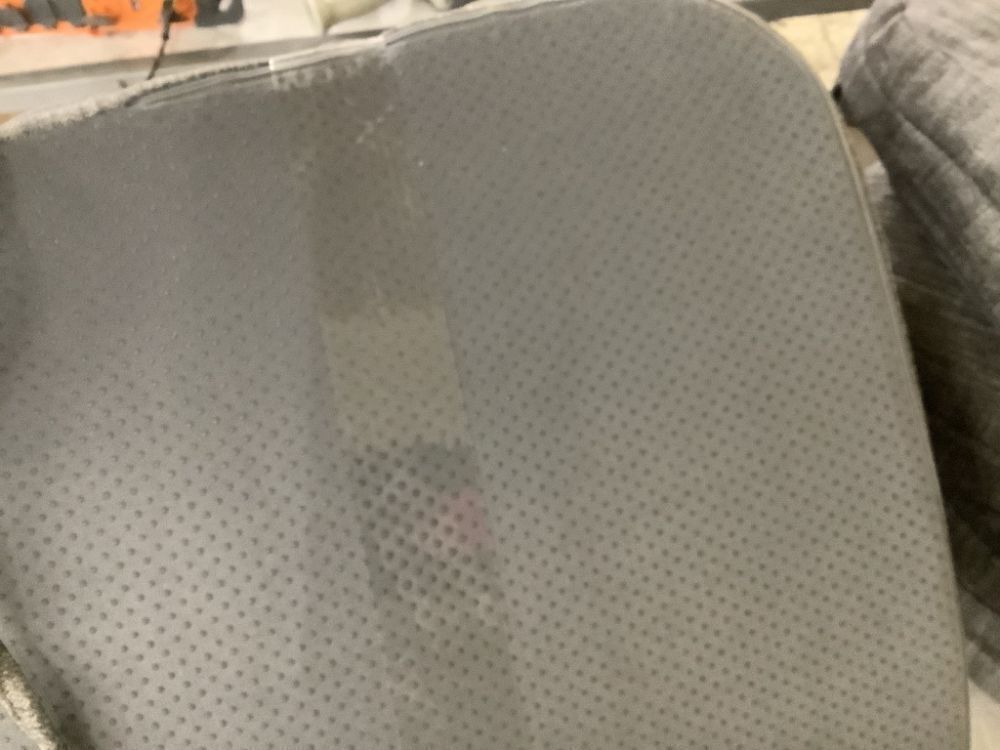 Angel Sar 16 in. x 16 in. x 3.5 in. Square Outdoor Non-Slip Memory Foam Seat Cushions with Ties, 8 pc - Image 6 - Lot 570JF