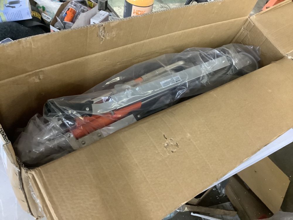 VEVOR Foldable Aluminum Emergency Stair Climbing Wheelchair with 2 Wheels, 350lb Capacity - Image 2 - Lot 168JF