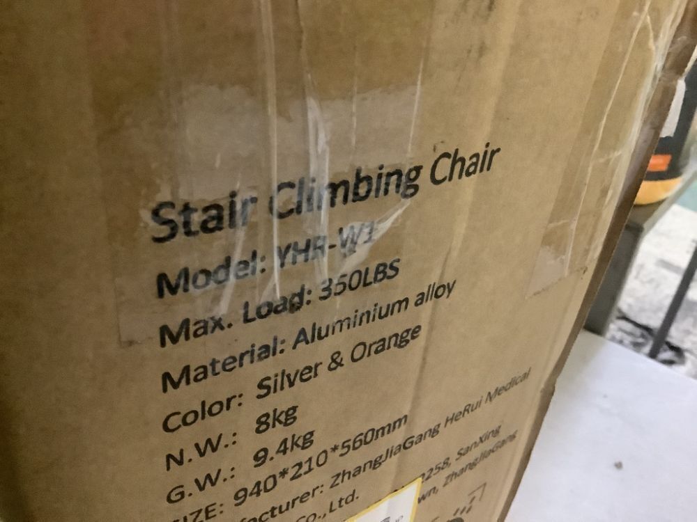 VEVOR Foldable Aluminum Emergency Stair Climbing Wheelchair with 2 Wheels, 350lb Capacity - Image 5 - Lot 168JF