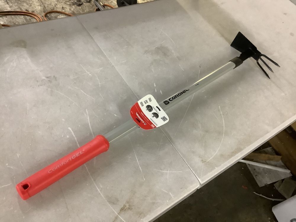 Corona ComfortGEL Extended Reach Garden Hoe and Cultivator - Image 2 - Lot 567JF