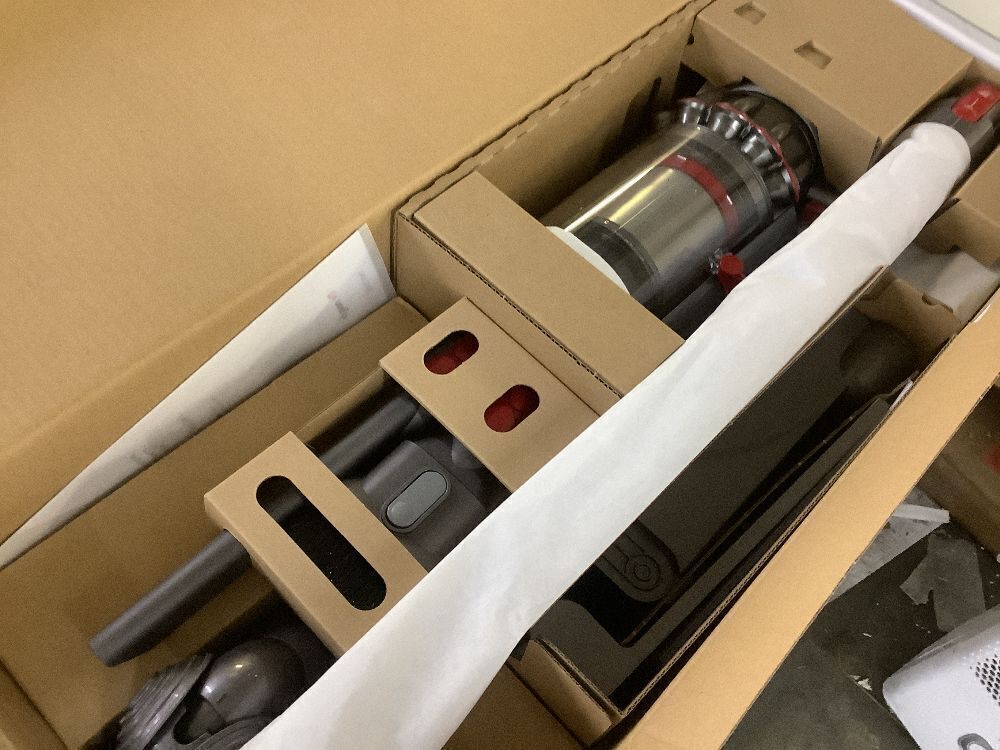 Dyson V11 Cordless Stick Vacuum Cleaner - Image 7 - Lot 22JF