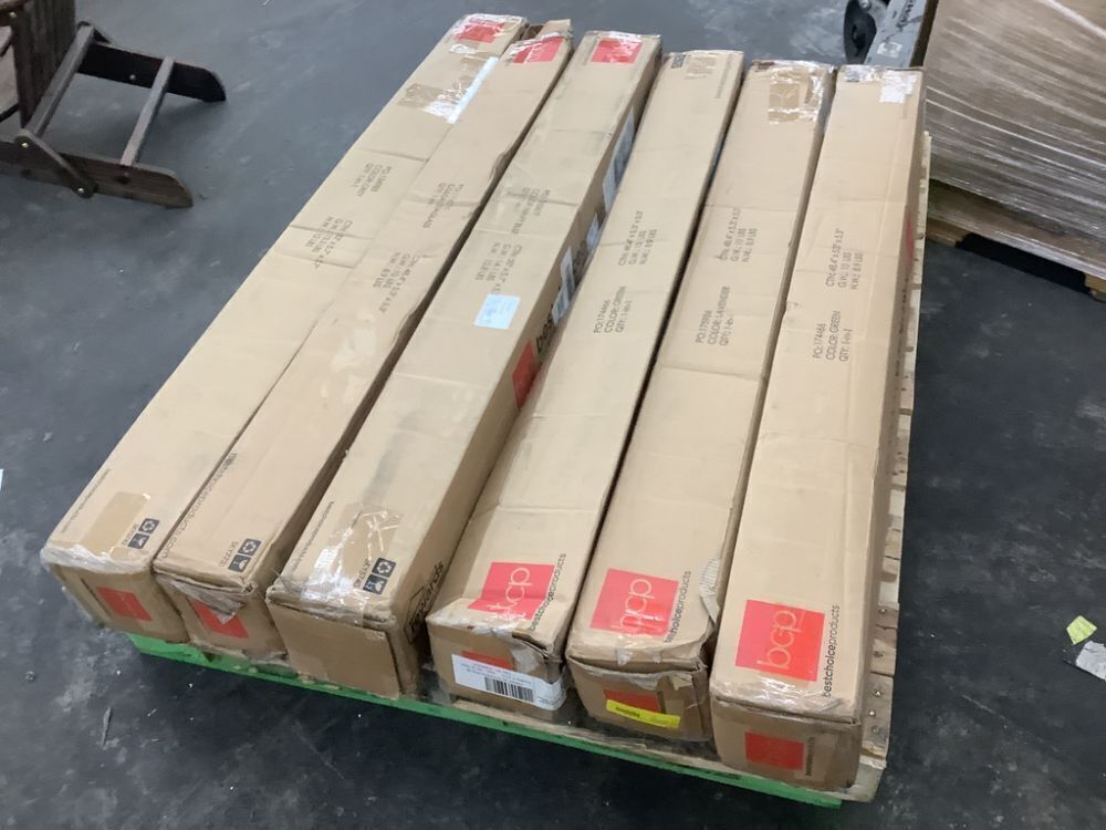 Lot of (6) 7.5' Patio Umbrellas - Uninspected - Image 6 - Lot 561