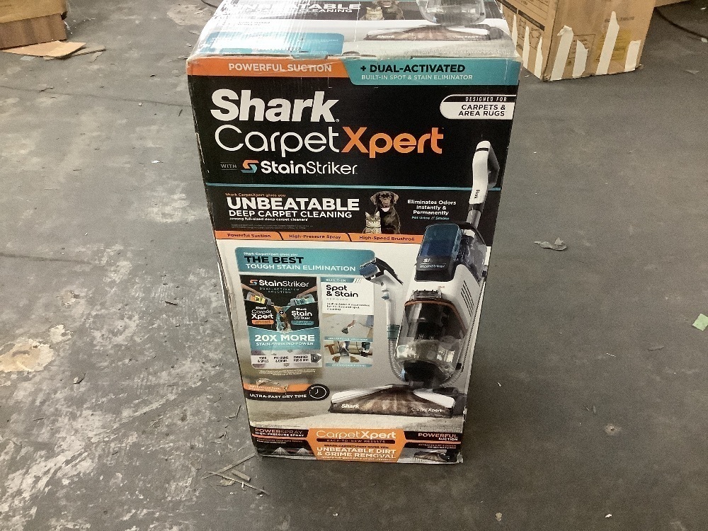 Shark Corded Carpet Expert with Stain striker pet deep carpet cleaner, built-in spot stain cleaner, shampooer - Image 2 - Lot 26JF