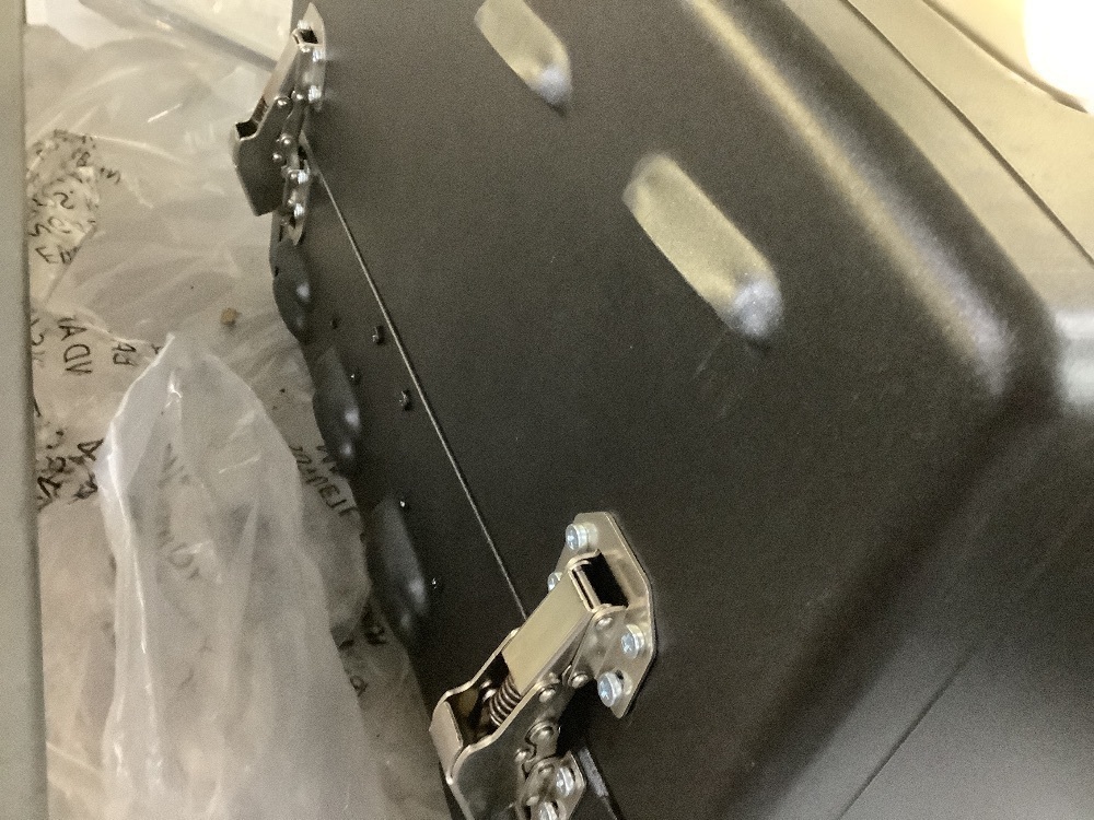 HALO Versa 16 Dual-Burner Propane Outdoor Pizza Oven - Missing Tray Assembly and A/C Adapter - Image 12 - Lot 104JF