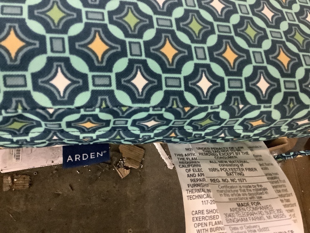 Lot of (2) 21 in. x 21 in. Alana Tile Outdoor Dining Chair Cushiona - Image 5 - Lot 309JF