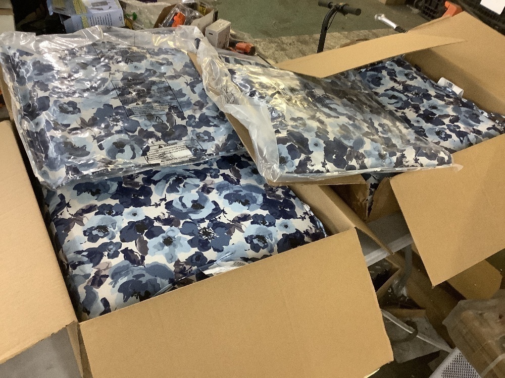 Lot of (2) Arden 24 in. x 24 in. 2-Piece Deep Seating Outdoor Lounge Chair Cushions in Garden Delight - Image 2 - Lot 114JF