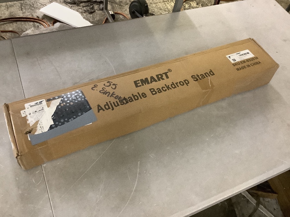 EMART Backdrop Stand 10 x 7 ft. Photo Studio Adjustable Background Stand Support kit with 2 Crossbars, 8 Clamps, 2 Sandbags and Carry Bag - Image 2 - Lot 711