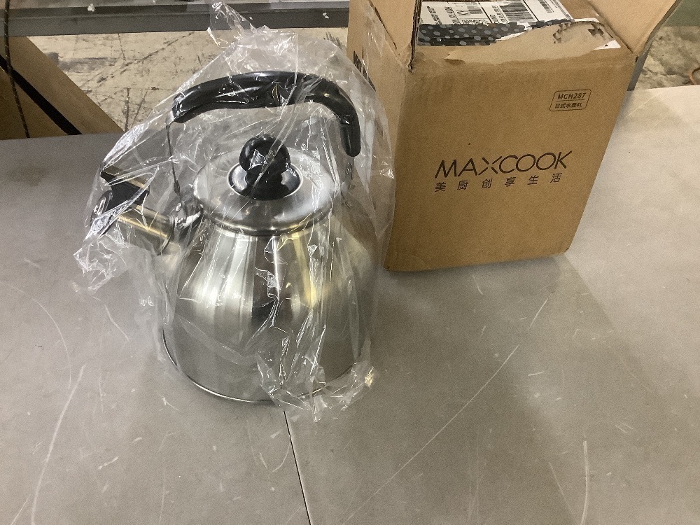 Maxcook 4.2 Quart/4L Stainless Steel Whistling Tea Kettle - Image 2 - Lot 714