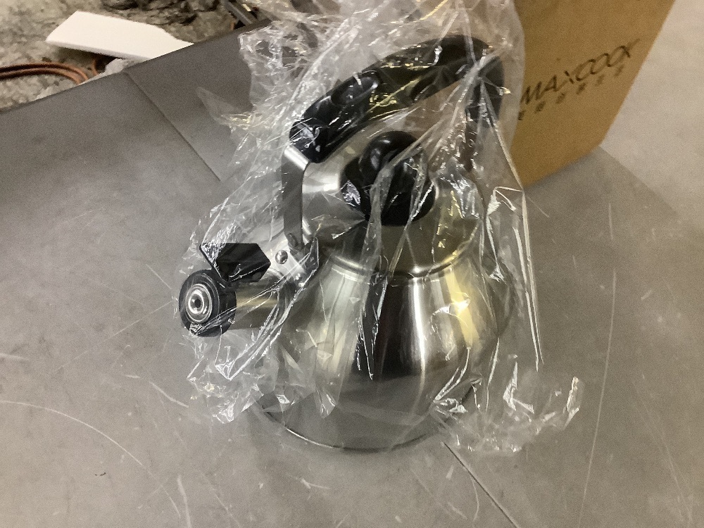 Maxcook 4.2 Quart/4L Stainless Steel Whistling Tea Kettle - Image 3 - Lot 714