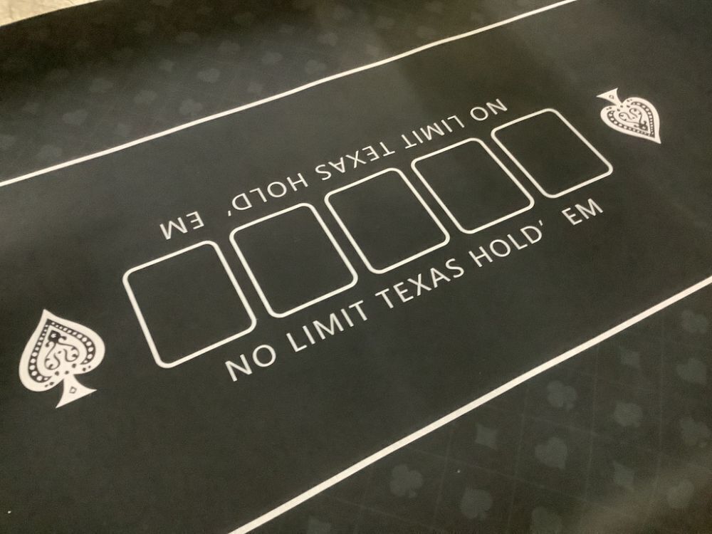 Portable Table Top Poker Mat - Image 2 - Lot 468JF