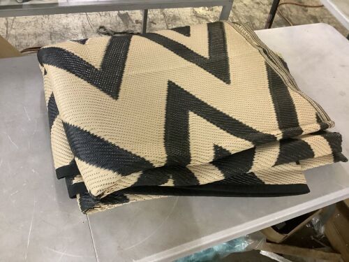 Outdoor Rug, Approx 8' x 10' - Lot 466JF