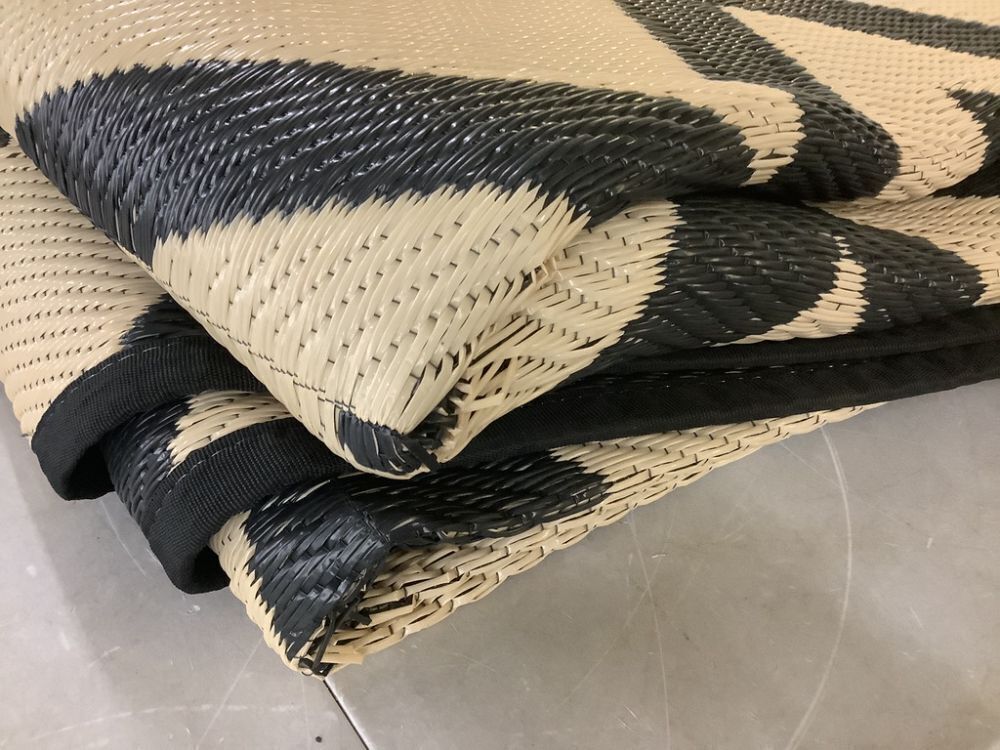 Outdoor Rug, Approx 8' x 10' - Image 2 - Lot 466JF