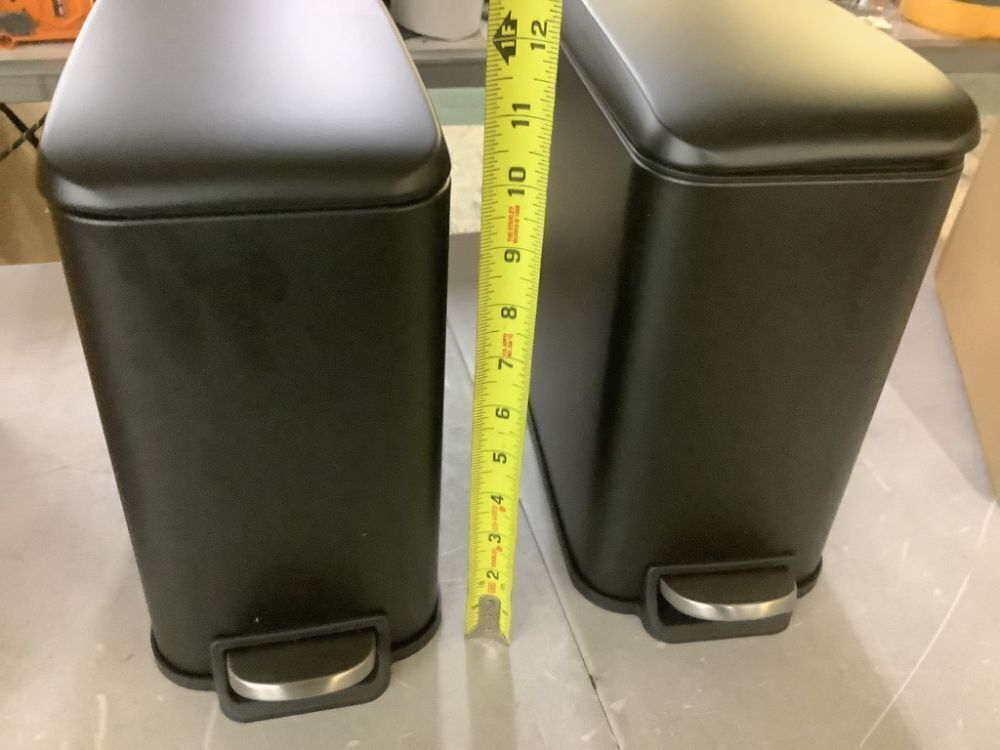 Lot of (2) Small Step Trash Cans - Lid Crooked on One - Image 4 - Lot 368