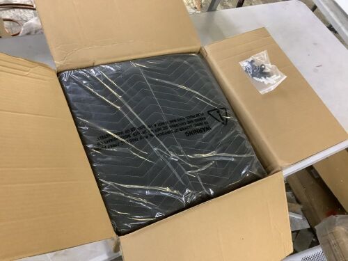 Aodyow Large Sound Dampening Blanket - Lot 461