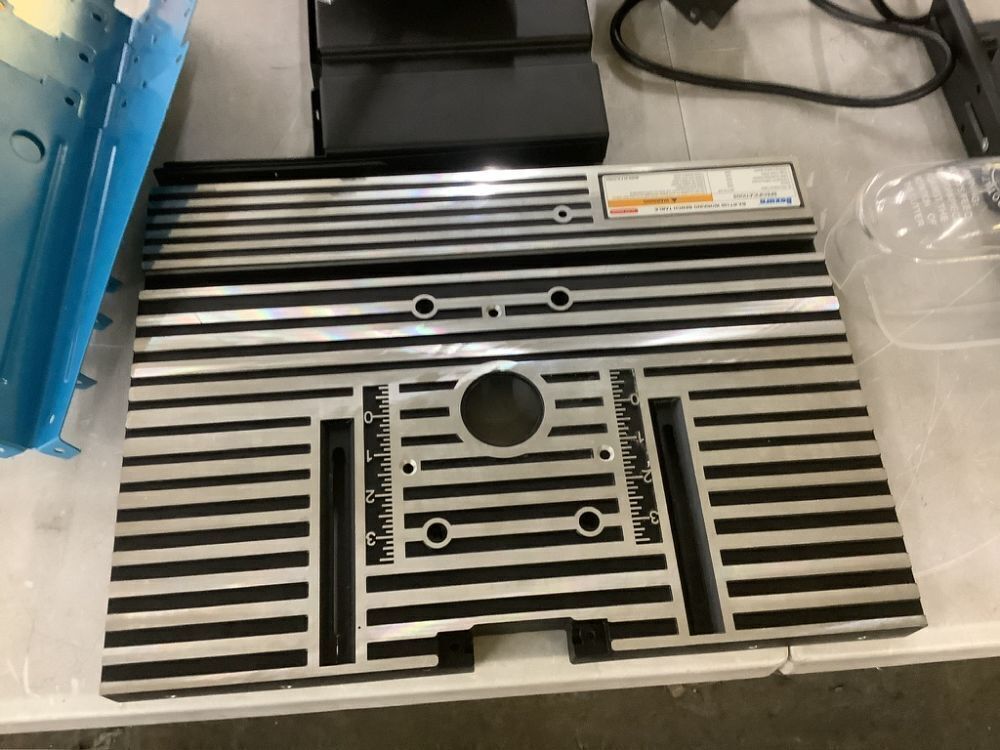 Benchtop Woodworking Router Table - Table Only - Image 5 - Lot 463