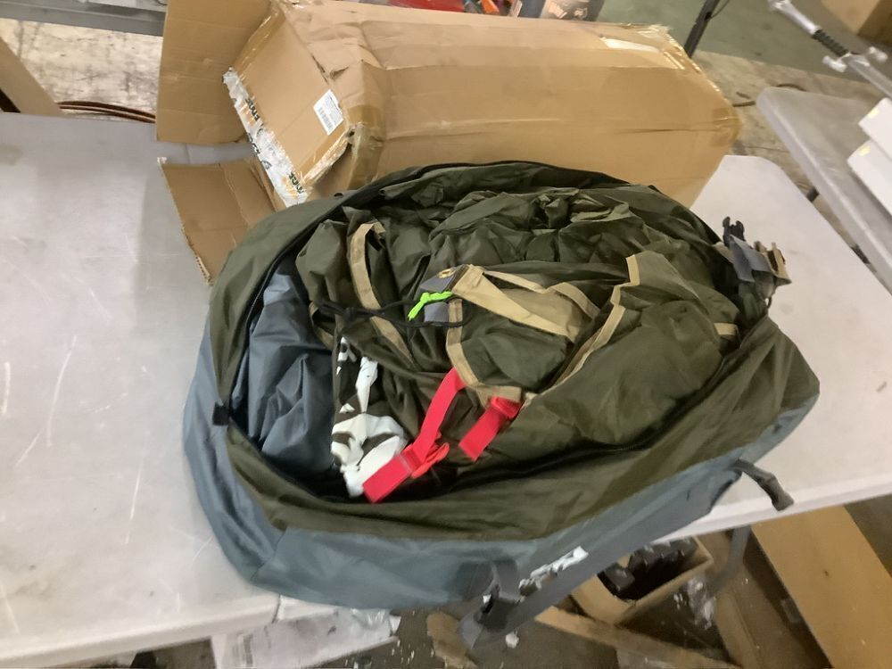 Three Bears 6-Person 3000mm Waterproof Double-Layer Tent with Room Dividers - Image 2 - Lot 464