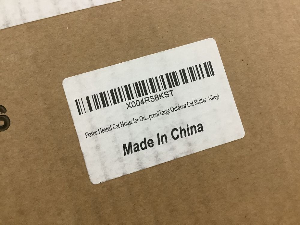 Large Plastic Heated Cat House for Outside Cats - Image 7 - Lot 472