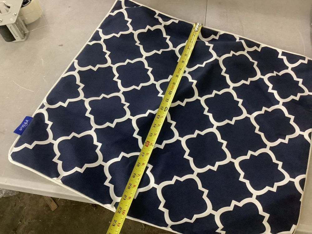 Set of 2 Deep Seating Outdoor Cushions - Image 8 - Lot 744