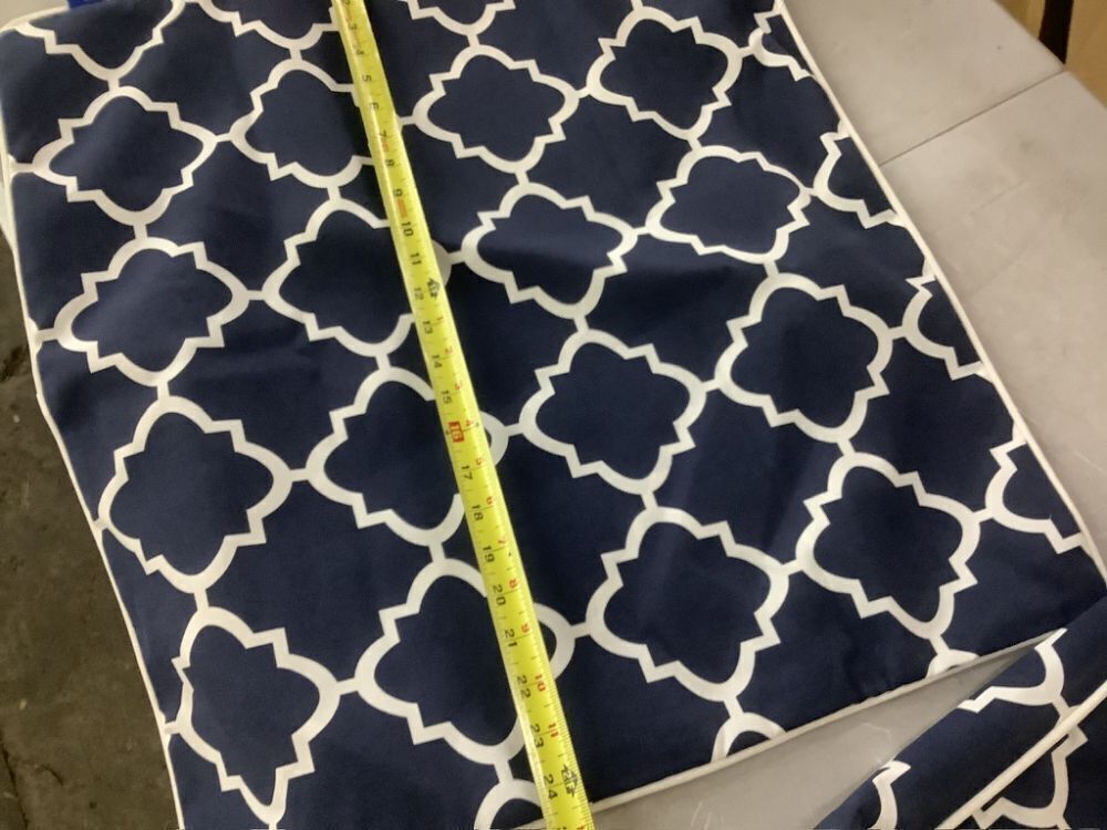 Set of 2 Deep Seating Outdoor Cushions - Image 9 - Lot 744