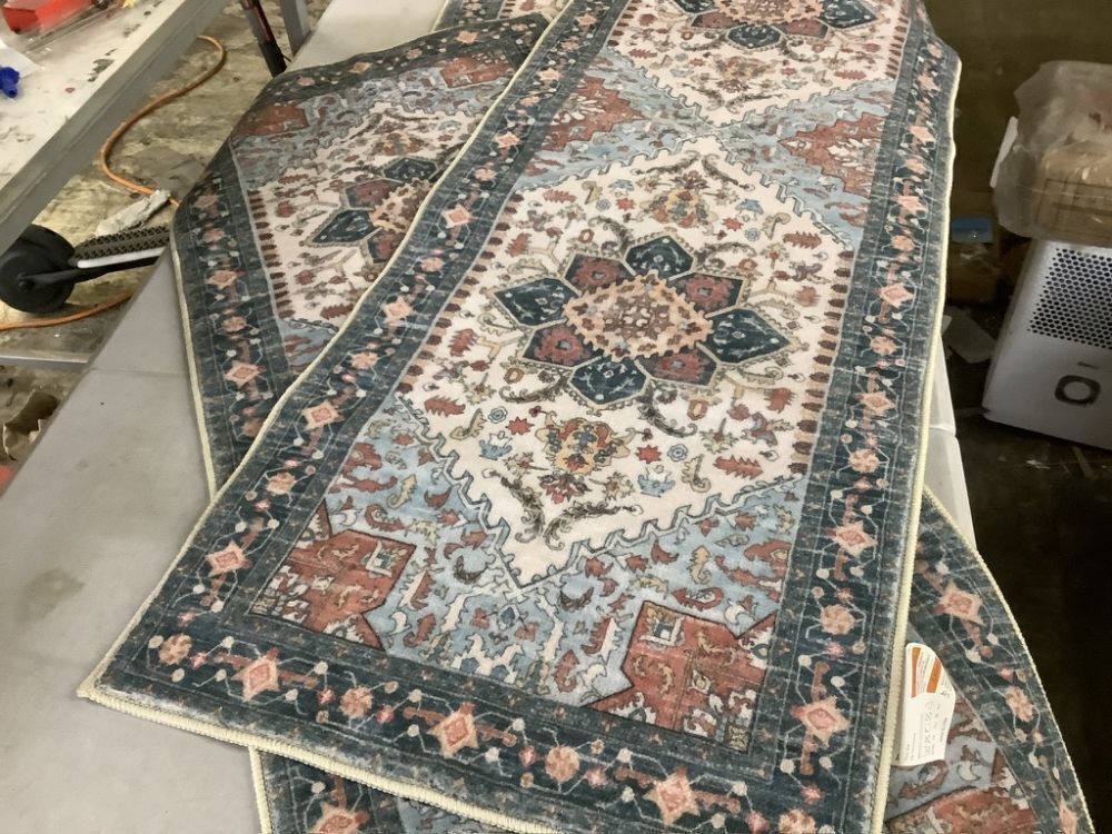 Set of 3 Washable Accent Rugs - Image 2 - Lot 745