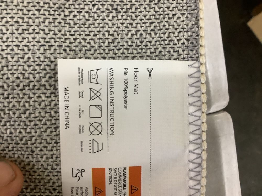 Set of 3 Washable Accent Rugs - Image 4 - Lot 745