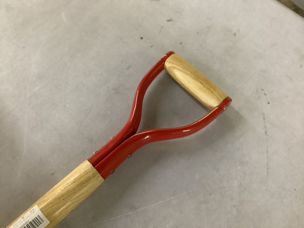 Heavy Duty Garden Fork, 45" - Image 4 - Lot 732