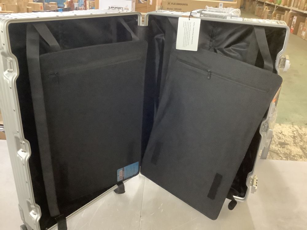 HotWay 28 Inch Checked Luggage with Aluminum Frame - Image 8 - Lot 149JF